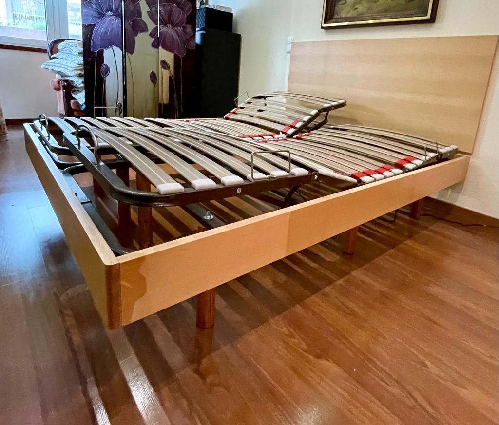 ESTRADO ARTICULADO ELÉTRICO