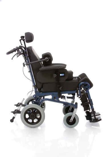 CADEIRA DE RODAS GERIÁTRICA COM APOIO DE CABEÇA E SUPORTE LATERAL CP900-45 — imagem 4